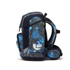 Ergobag Schulranzenset Cubo Specials Bär Anhalter Durch Die Galaxis, 5-tlg. (Modell 2023 Mit Festen Seitentaschen) 11 Ergobag Schulranzenset Cubo Specials Bär Anhalter Durch Die Galaxis, 5-tlg. (Modell 2023 Mit Festen Seitentaschen) -Ergobag 27780752 04